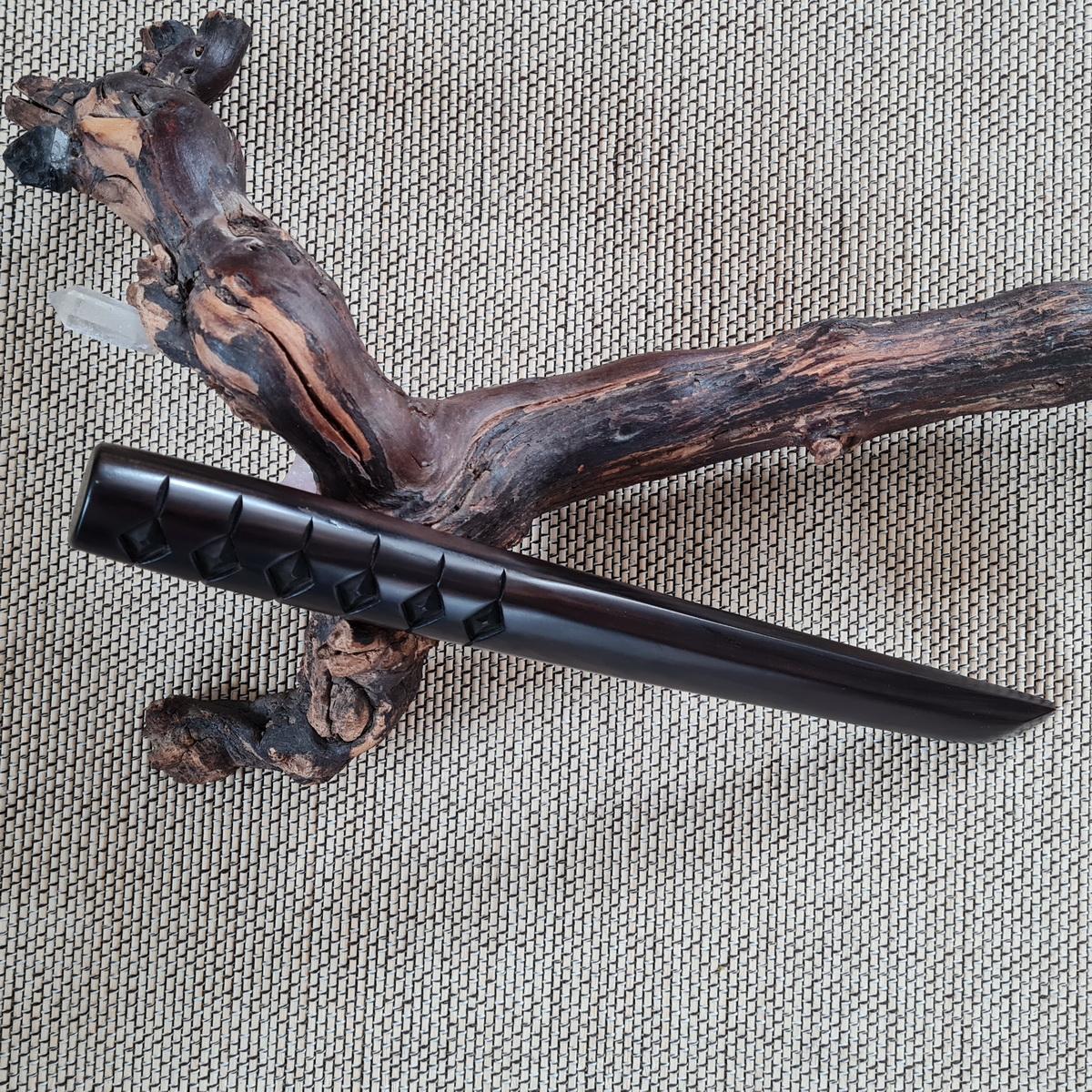 Tanto made of ebony - standard shape with handle carving, suitable for Aikido ✓ Iaido ✓ Jodo✅ Order online now ➤ www.bokken-shop.de